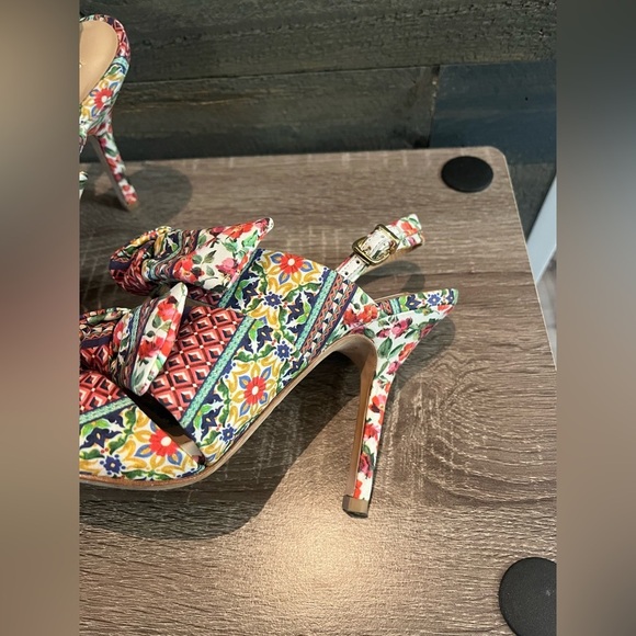 Antonio Melani Floral Heels🌹🌸🌹 Size 7 - Picture 10 of 16